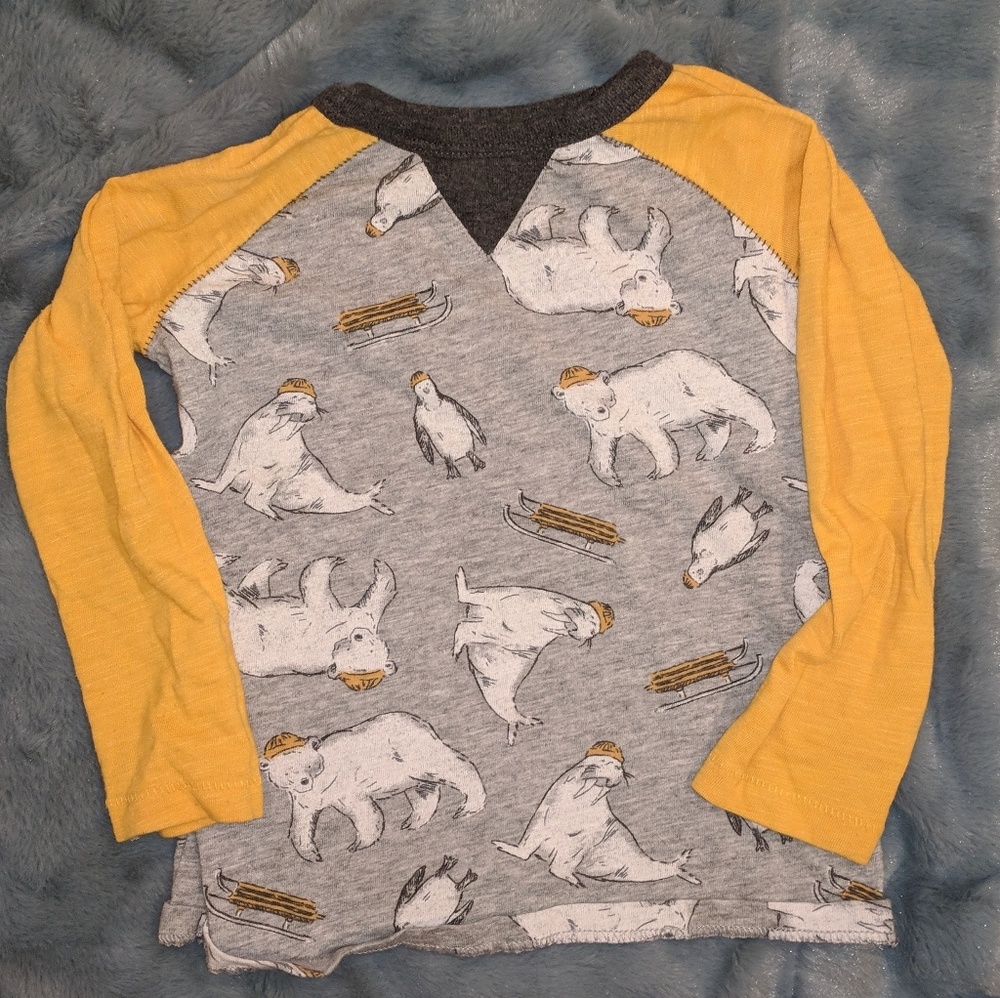 Old Navy winter animals long sleeve tee size 2T